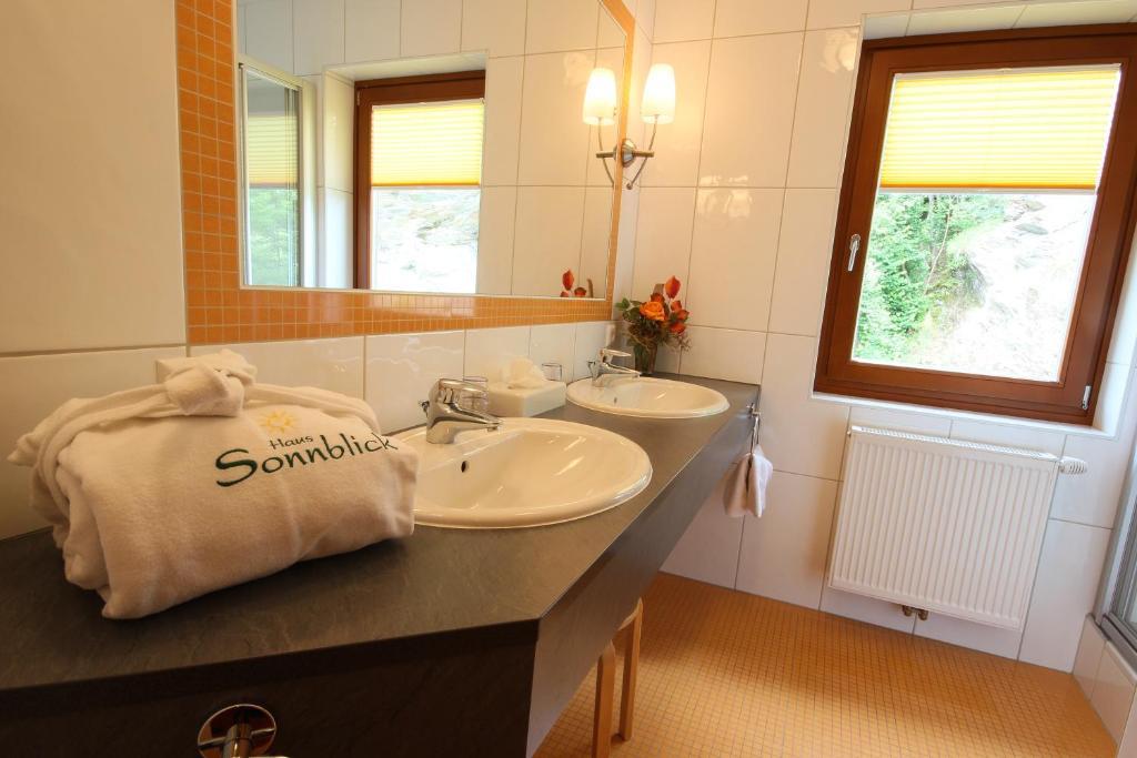 Hotel Garni Sonnblick บาด ไคลน์เคิร์ชไฮม์ ภายนอก รูปภาพ