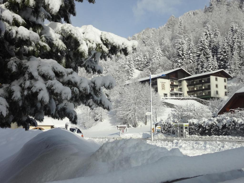 Hotel Garni Sonnblick บาด ไคลน์เคิร์ชไฮม์ ภายนอก รูปภาพ
