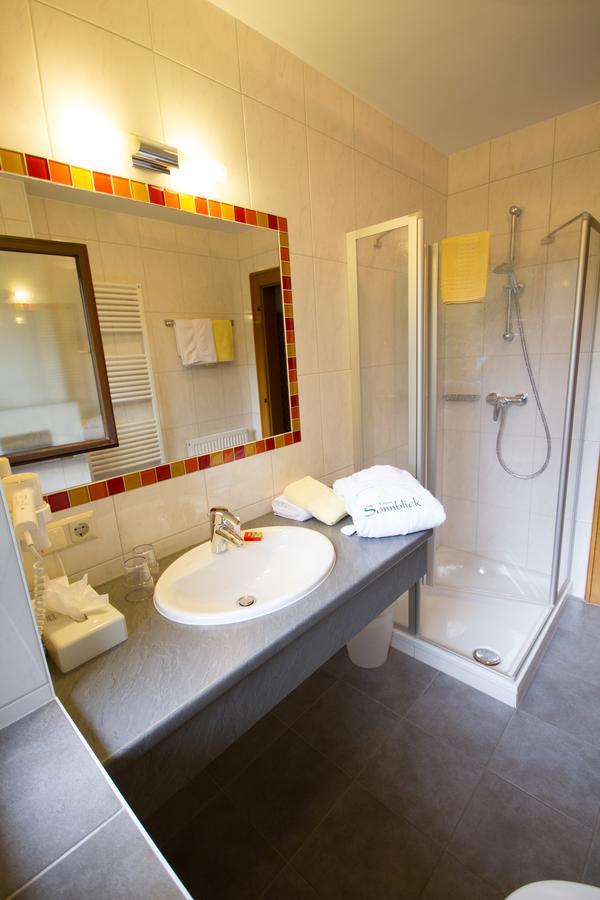Hotel Garni Sonnblick บาด ไคลน์เคิร์ชไฮม์ ภายนอก รูปภาพ