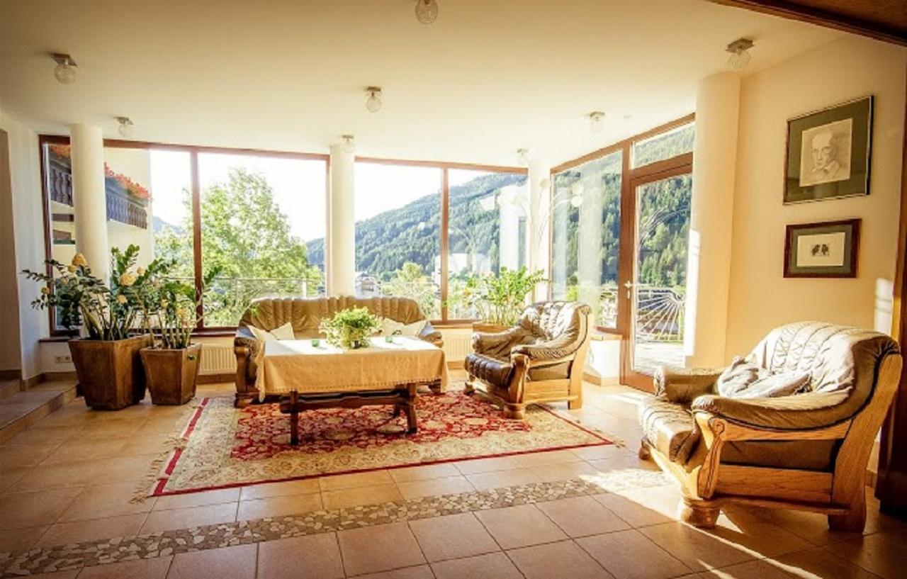 Hotel Garni Sonnblick บาด ไคลน์เคิร์ชไฮม์ ภายนอก รูปภาพ