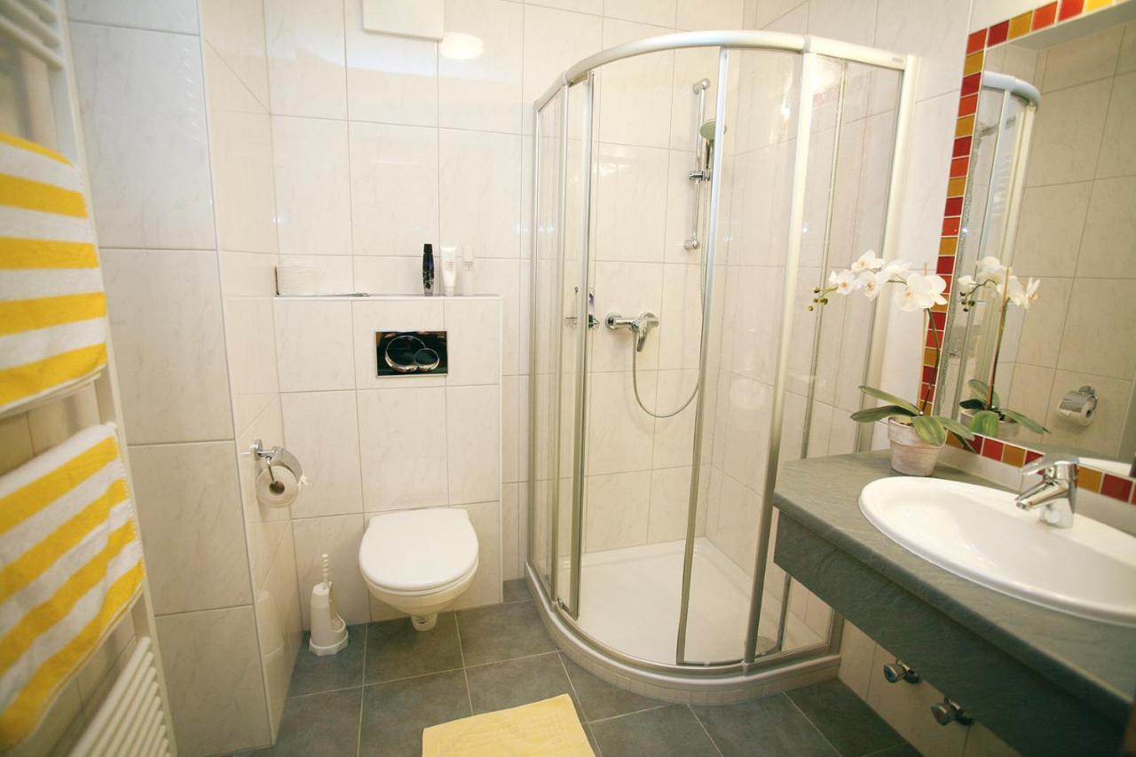Hotel Garni Sonnblick บาด ไคลน์เคิร์ชไฮม์ ภายนอก รูปภาพ